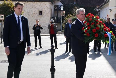 Ob 1. novembru smo se s polaganjem cvetja k osrednjim kamniškim spomenikom poklonili žrtvam vojn (18)